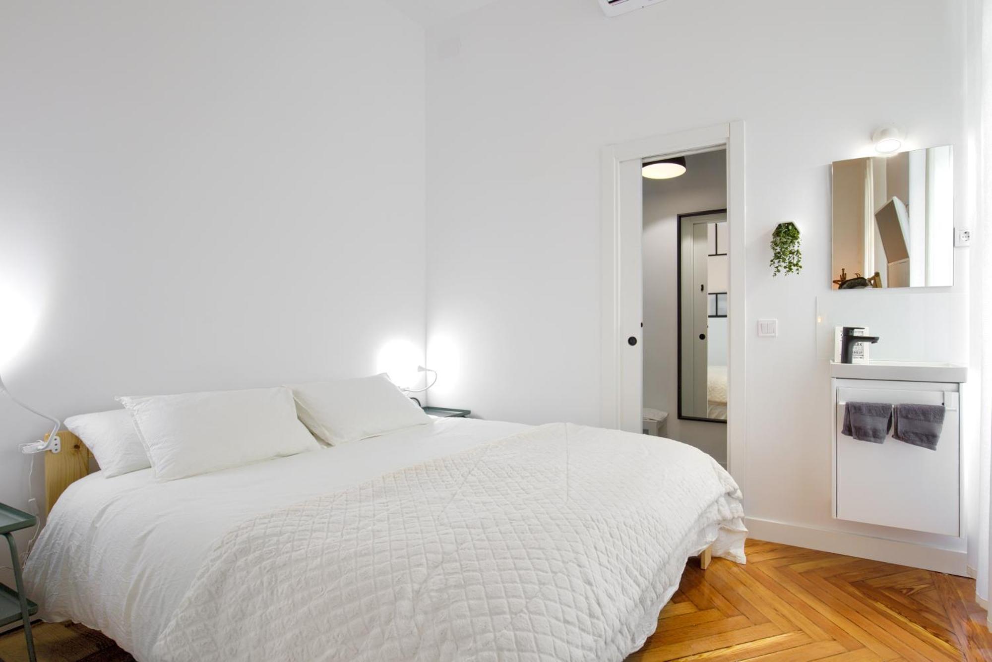 Mezzanine Orange Apartment Madrid Room photo