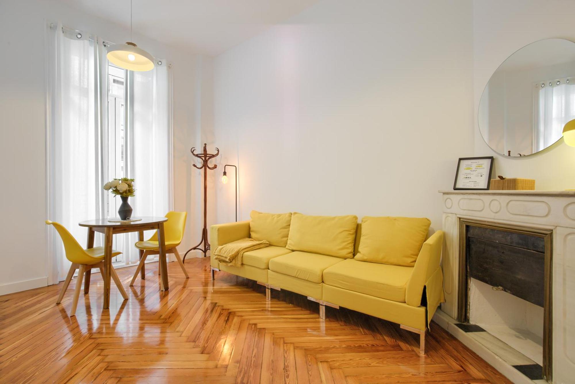Mezzanine Orange Apartment Madrid Room photo
